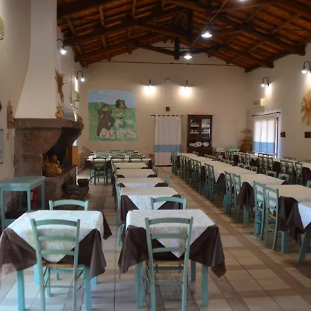 Agriturismo Agrifoglio San Giovanni Suèrgiu