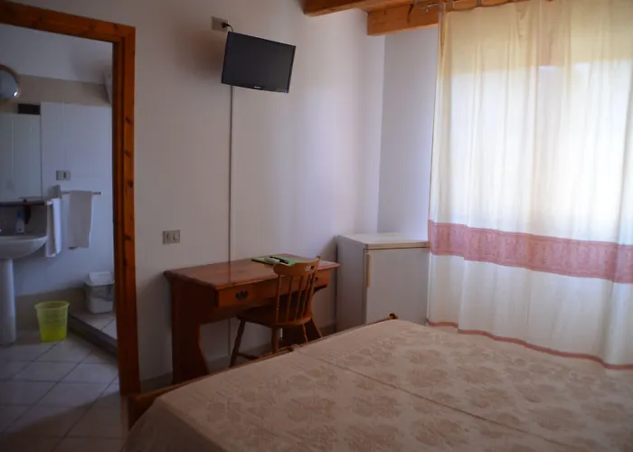 Agrifoglio San Giovanni Suèrgiu